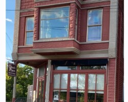 100 / 100 1/2 Bouthillier Street